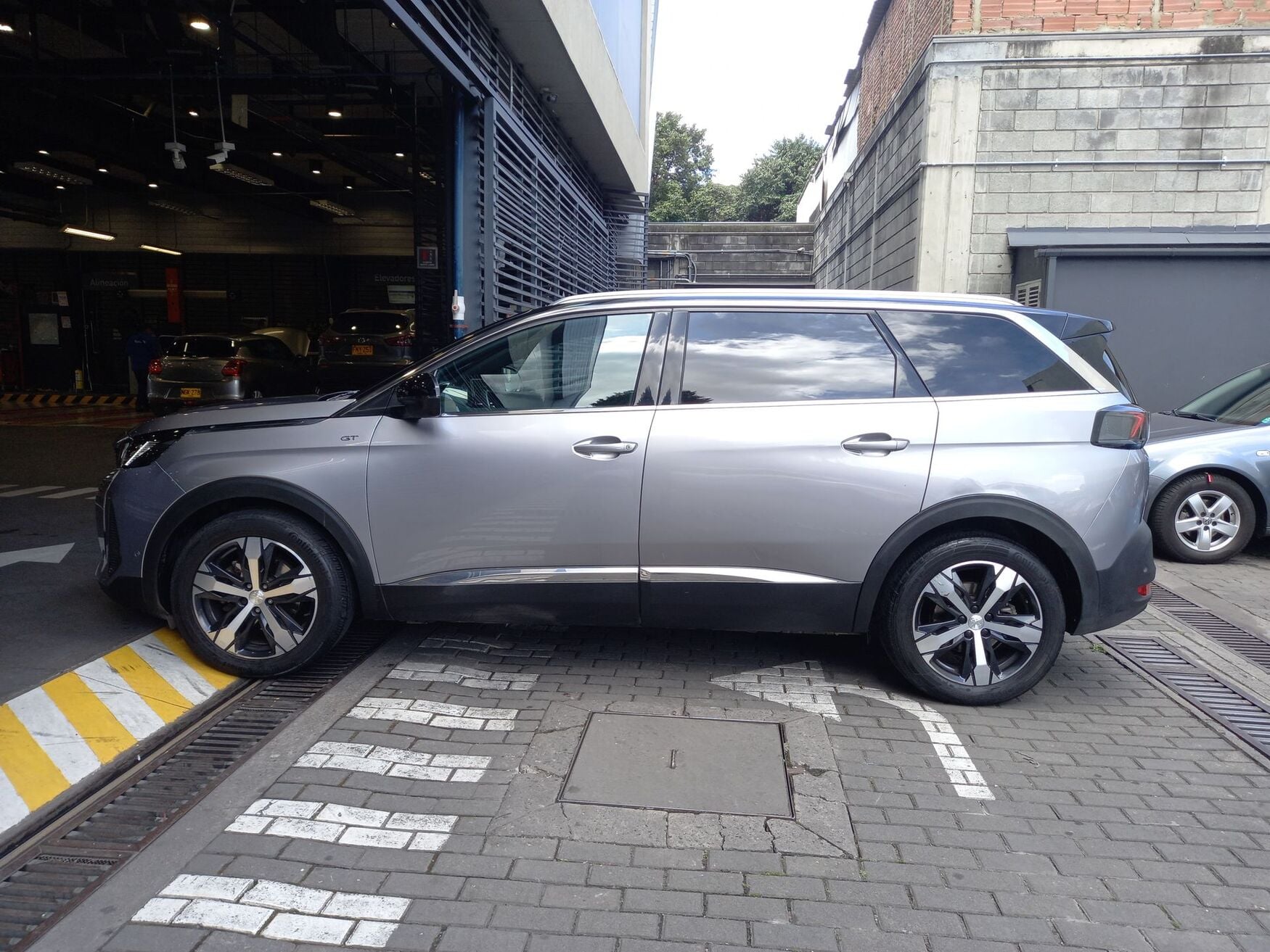 PEUGEOT 5008 2024