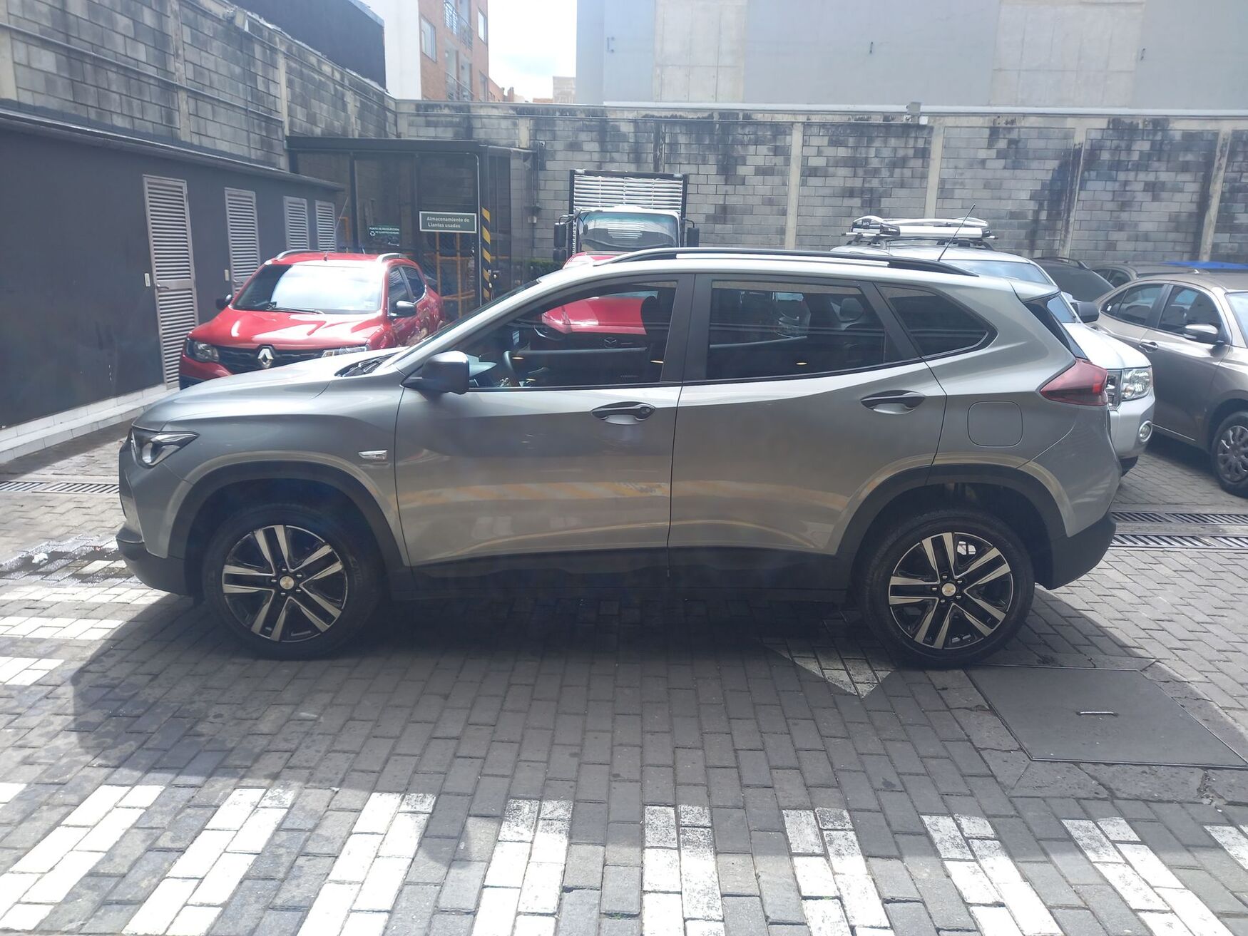 CHEVROLET TRACKER 2025