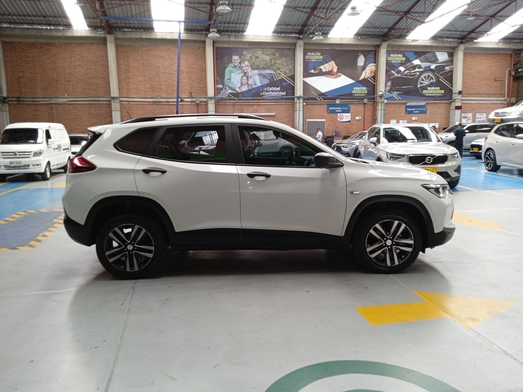 CHEVROLET TRACKER 2025