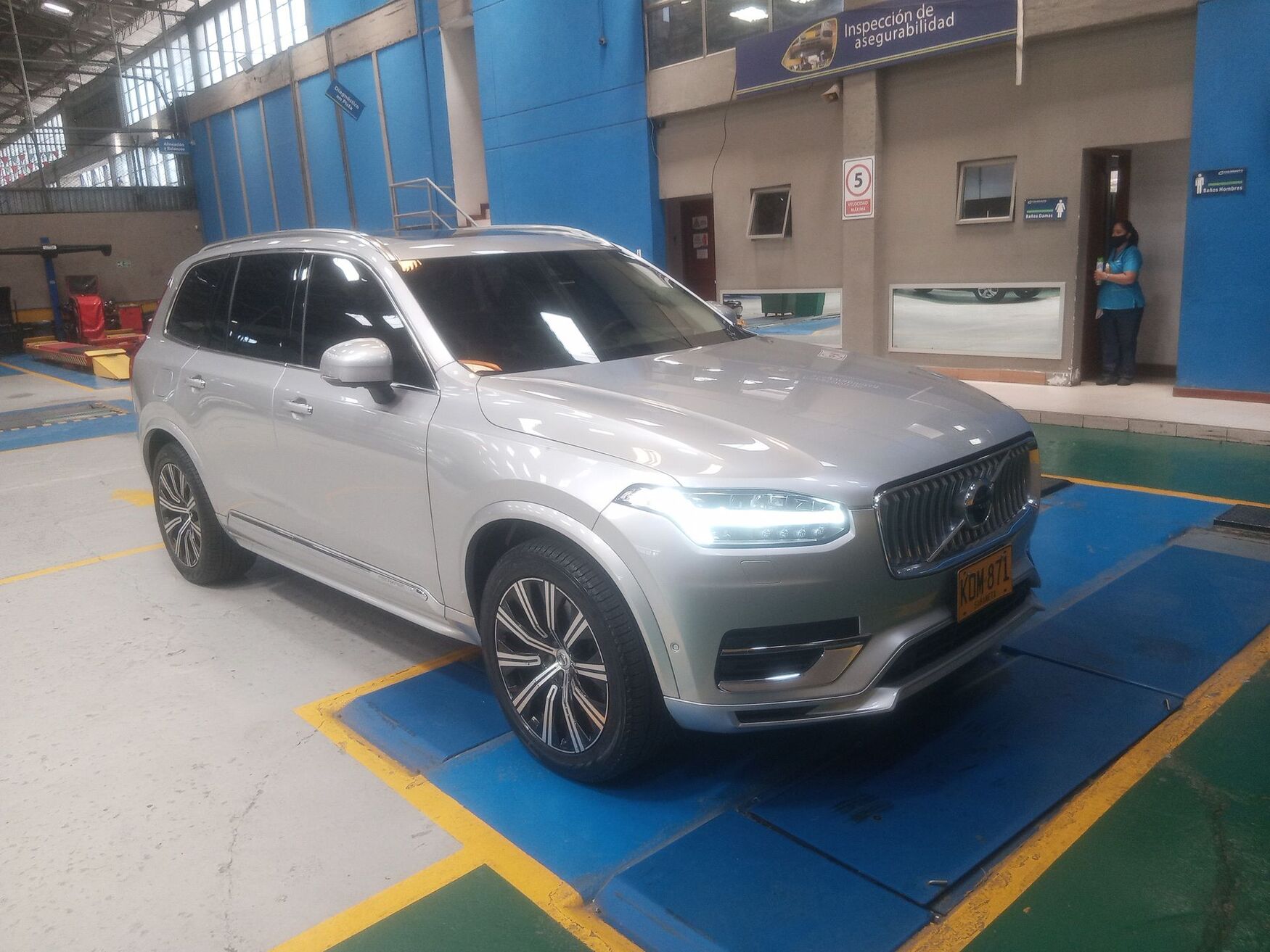 VOLVO XC90 2021