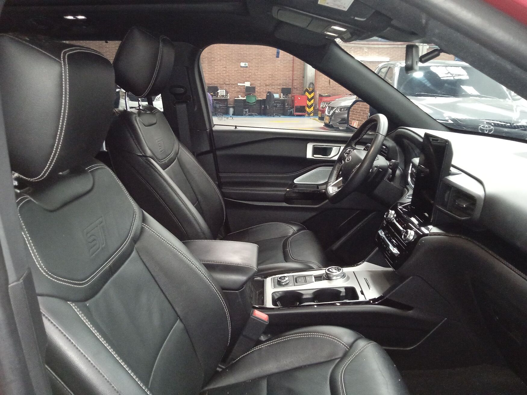 FORD EXPLORER 2023