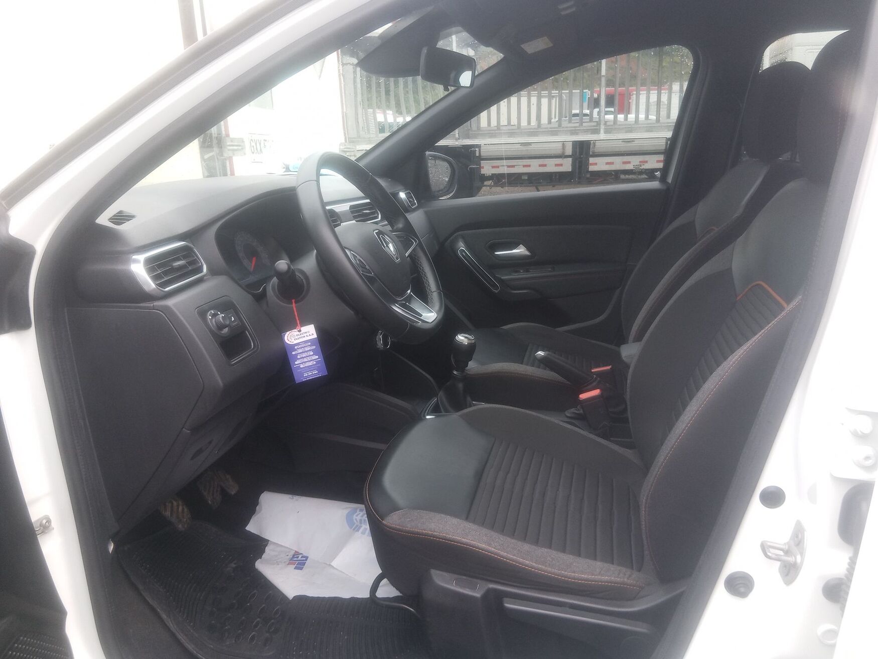 RENAULT DUSTER 2025