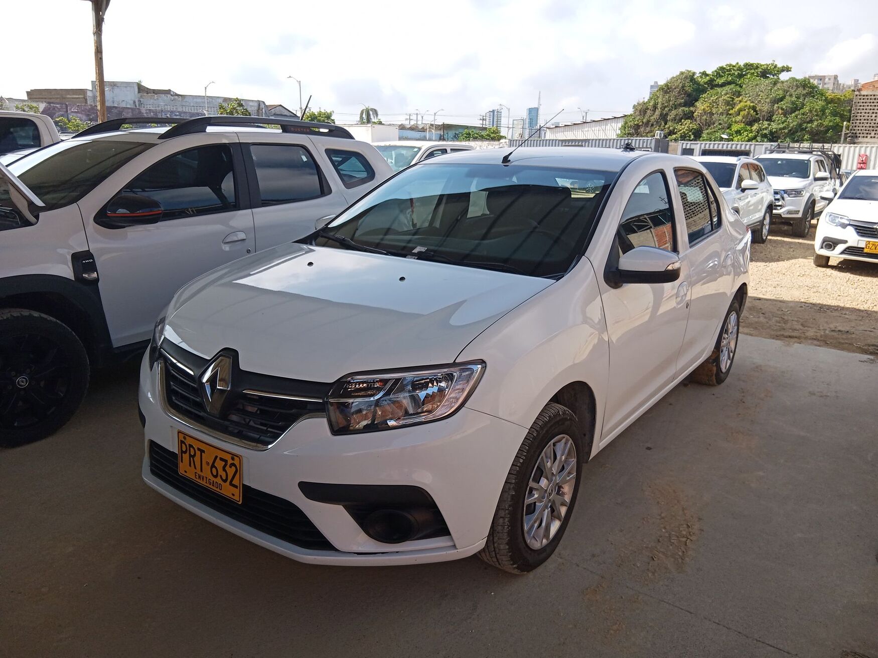 RENAULT LOGAN 2026
