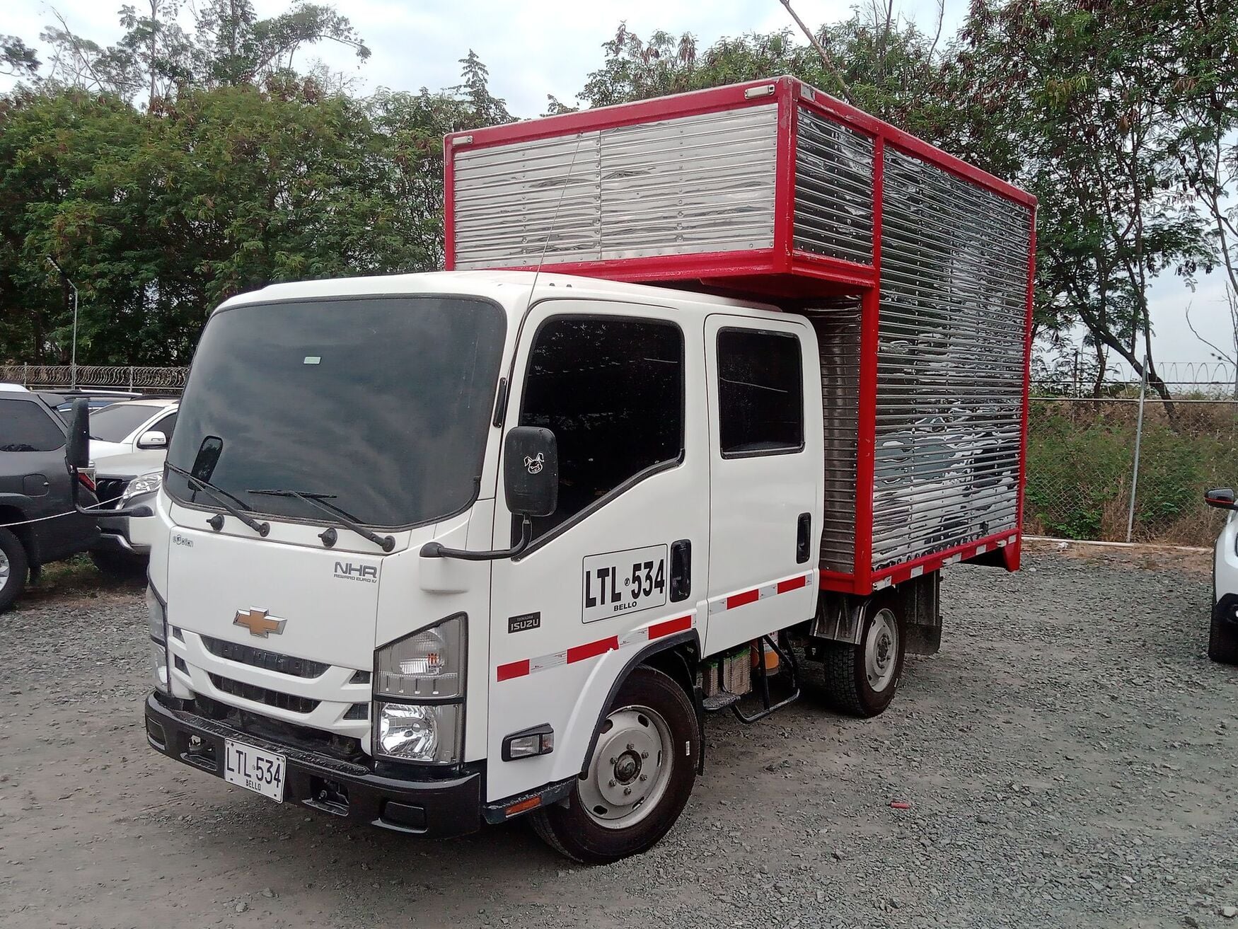 CHEVROLET NHR DOBLE 2023