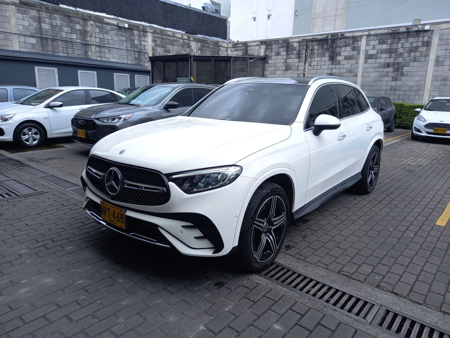 MERCEDES-BENZ GLC 300 2024