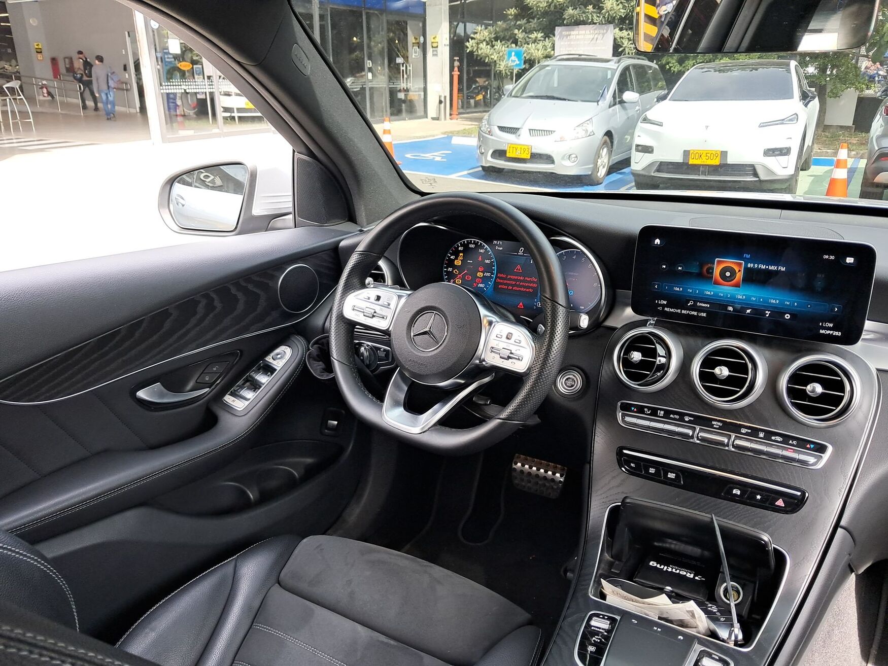 MERCEDES-BENZ GLC300E 2022