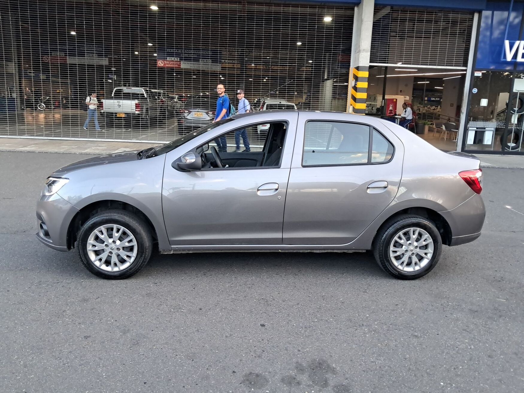 RENAULT LOGAN 2026