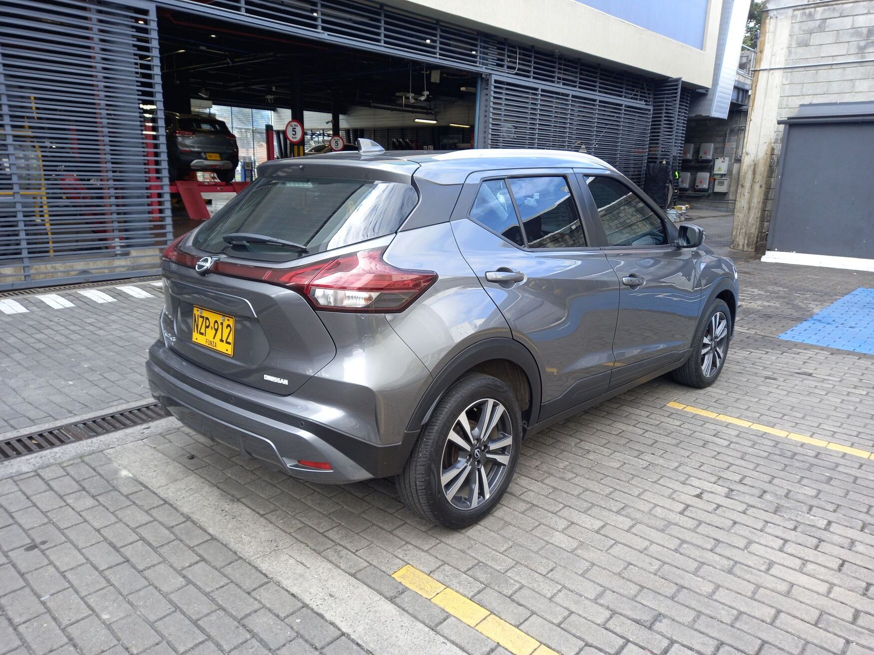 NISSAN KICKS 2026