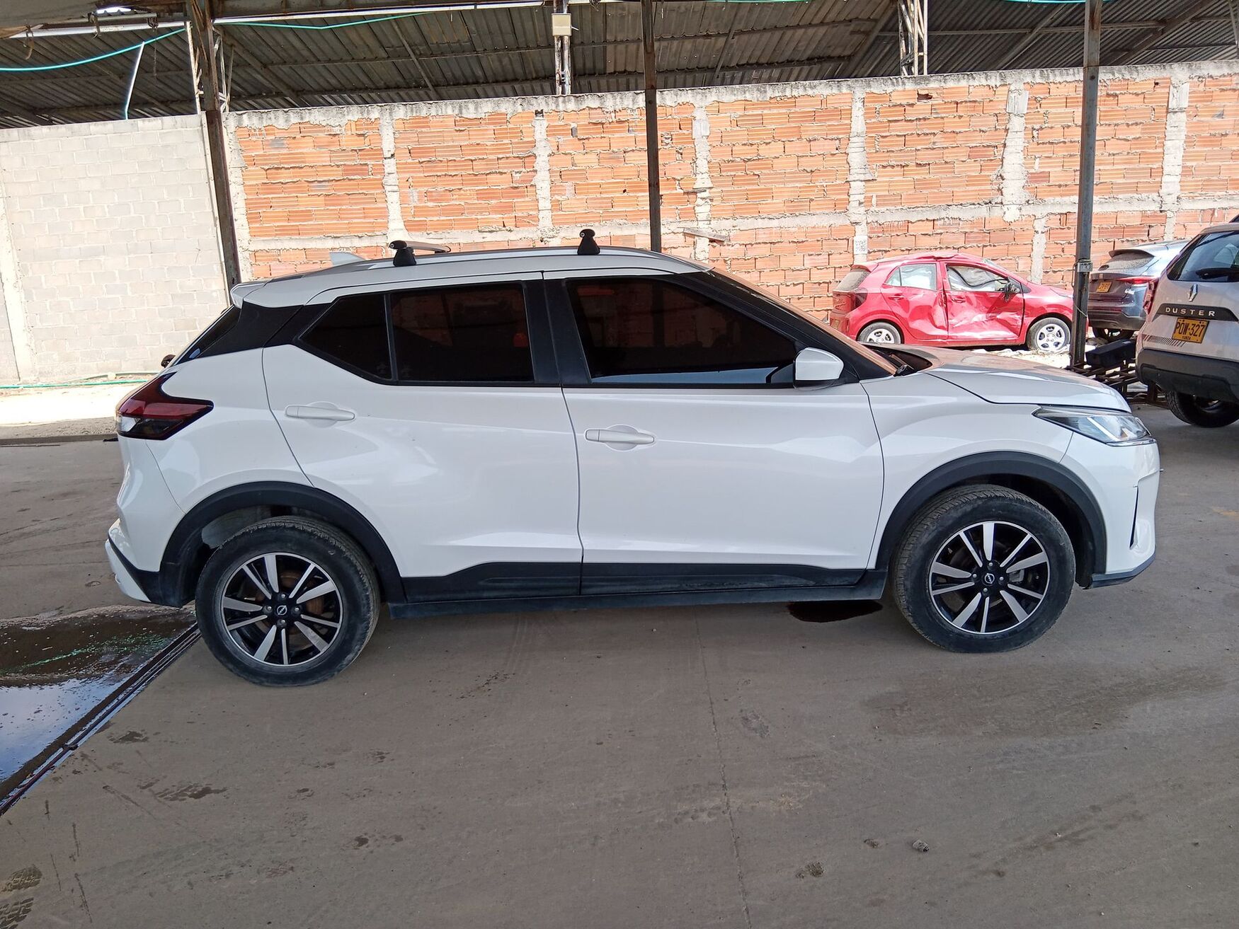 NISSAN KICKS 2023