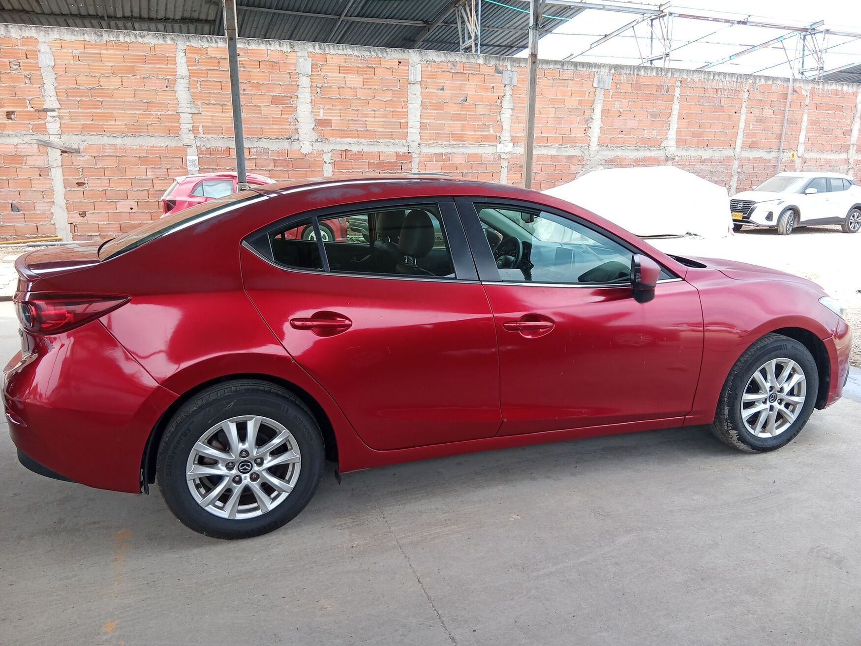 MAZDA 3 2015