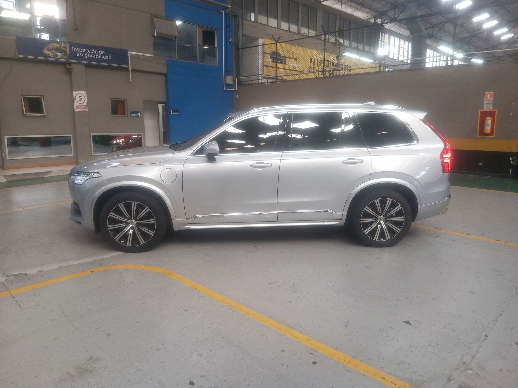 VOLVO XC90 2020