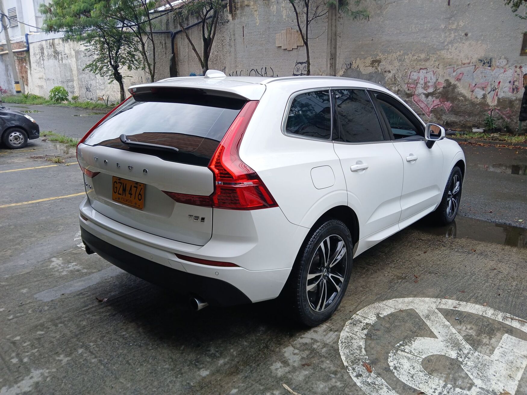 VOLVO XC60 2021