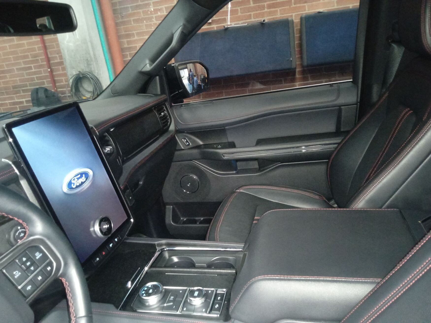 FORD EXPEDITION 2024