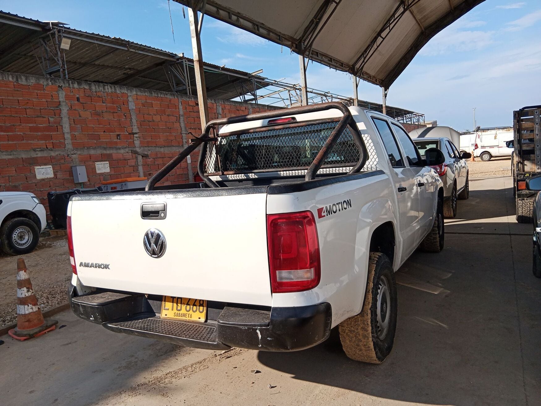 VOLKSWAGEN AMAROK 2023