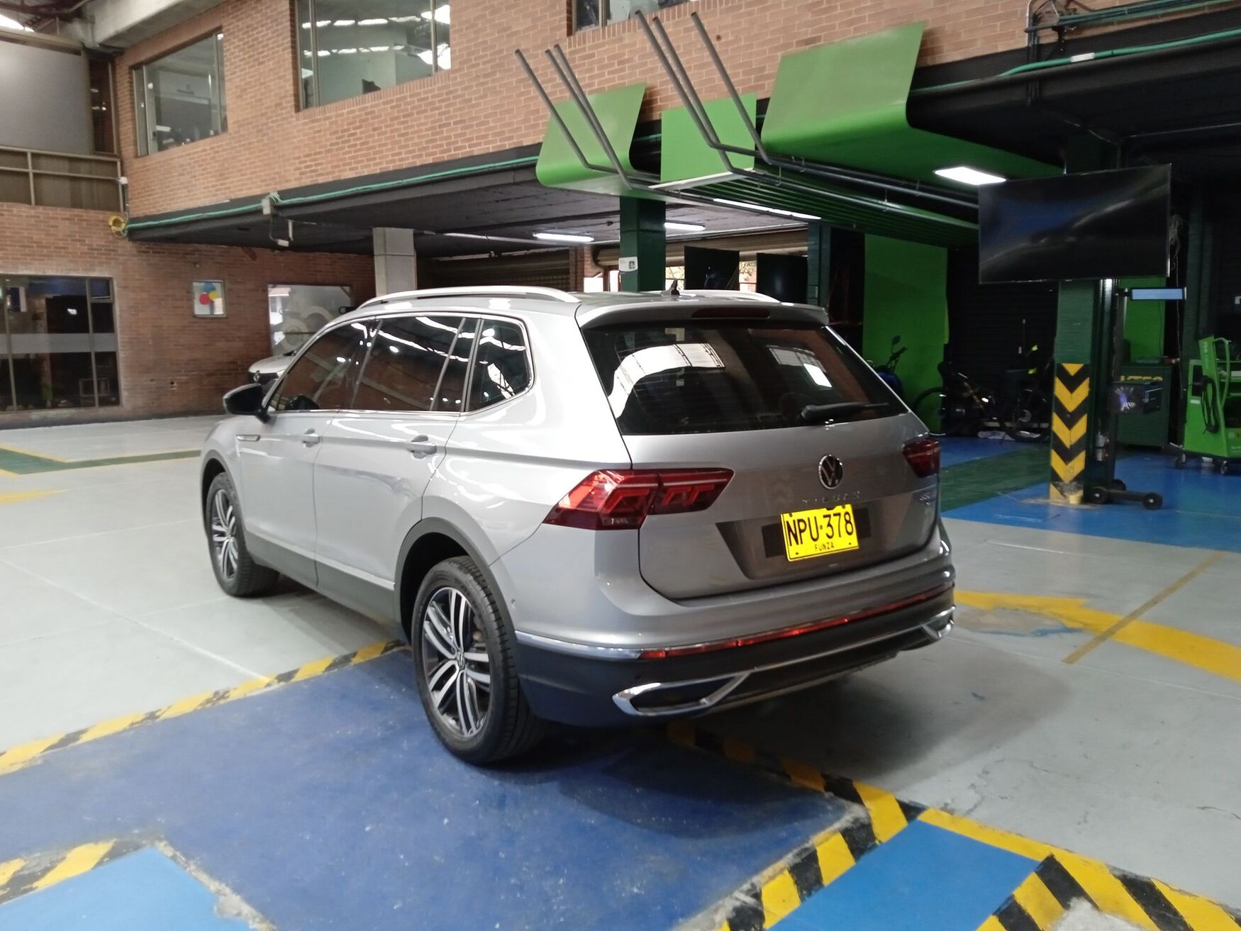 VOLKSWAGEN TIGUAN 2023