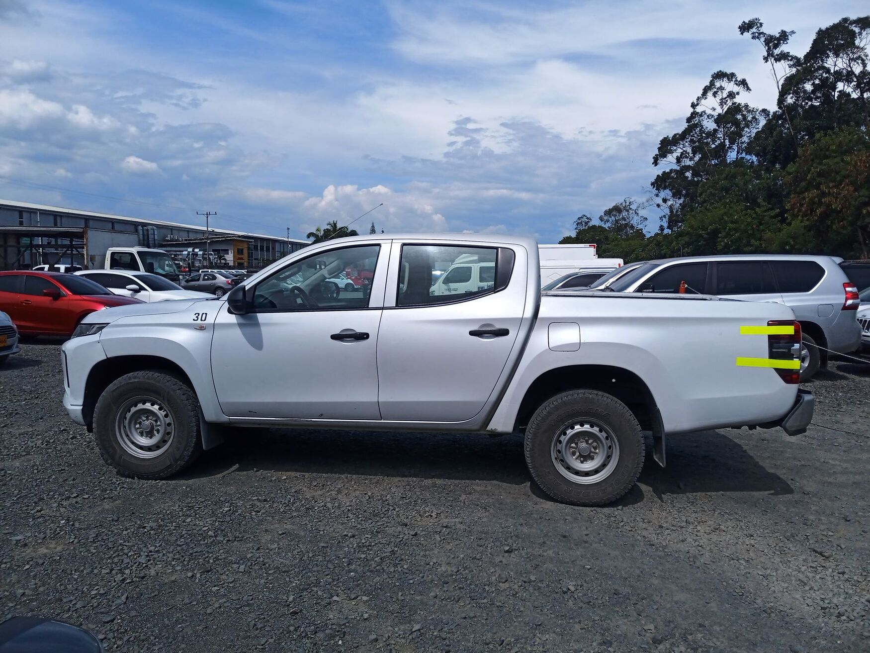 MITSUBISHI L200 2023