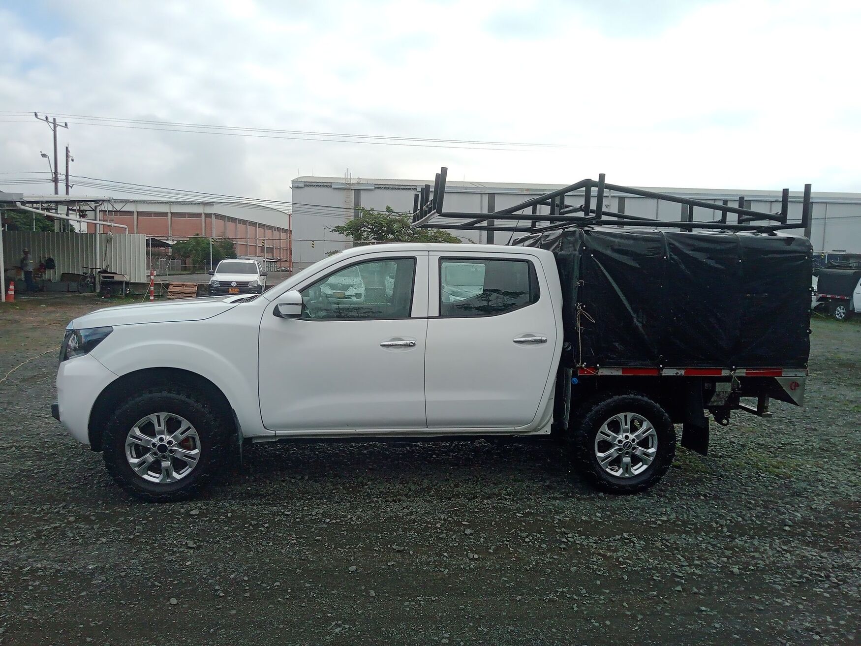 NISSAN FRONTIER 2025