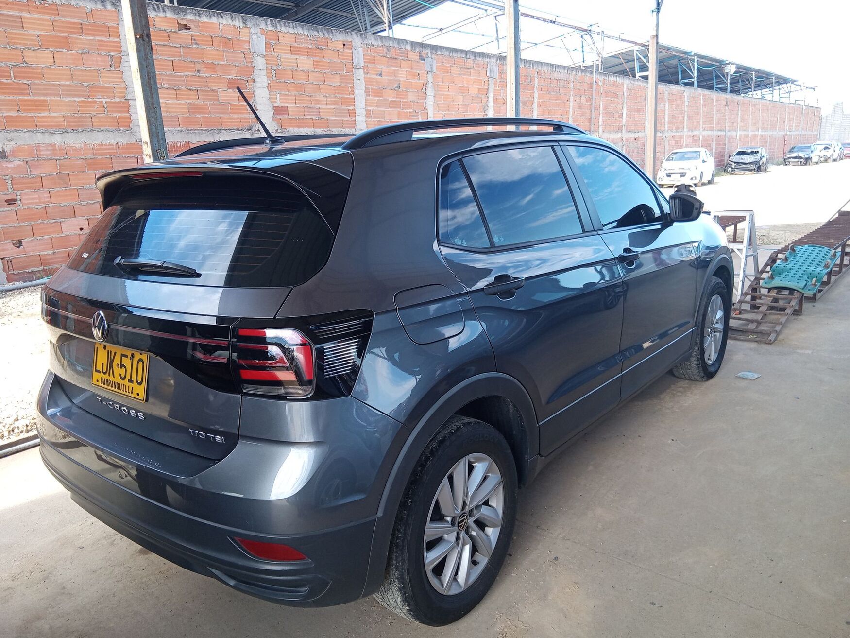 VOLKSWAGEN T-CROSS 2023