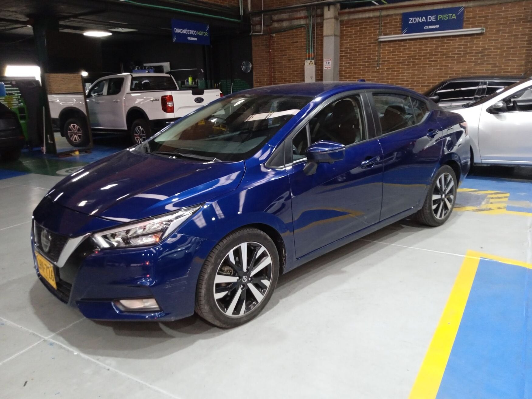 NISSAN VERSA 2023