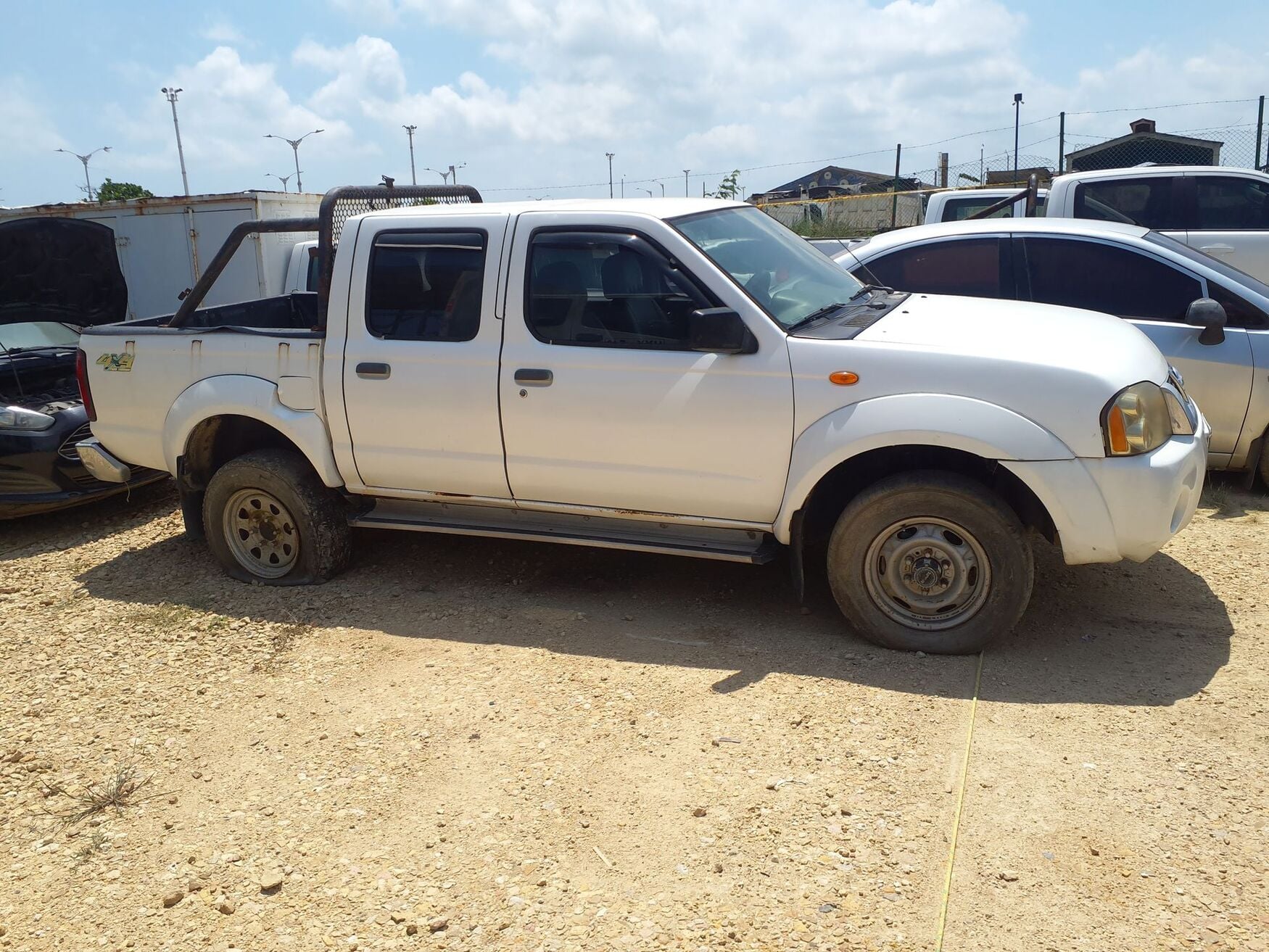 NISSAN NP300FRONTIER 2013