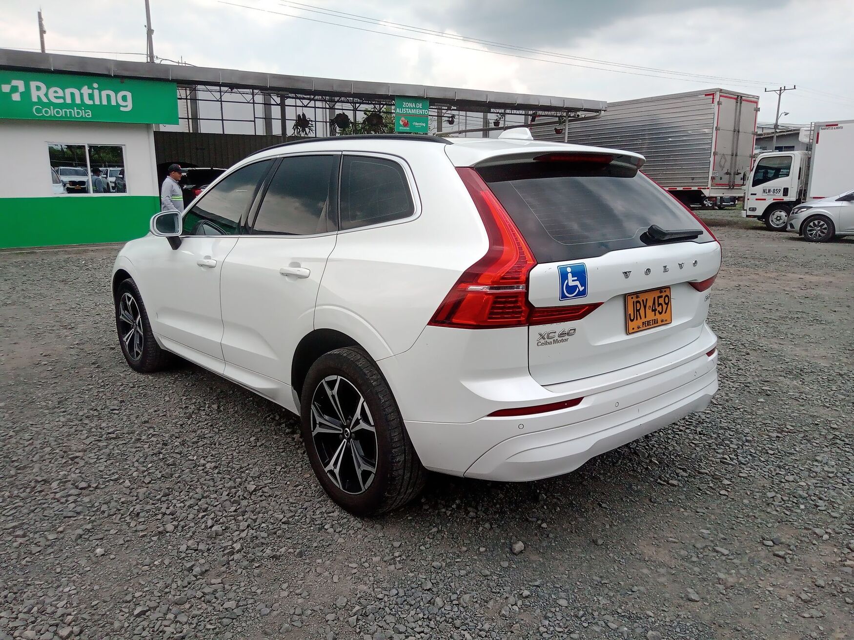 VOLVO XC60 2022