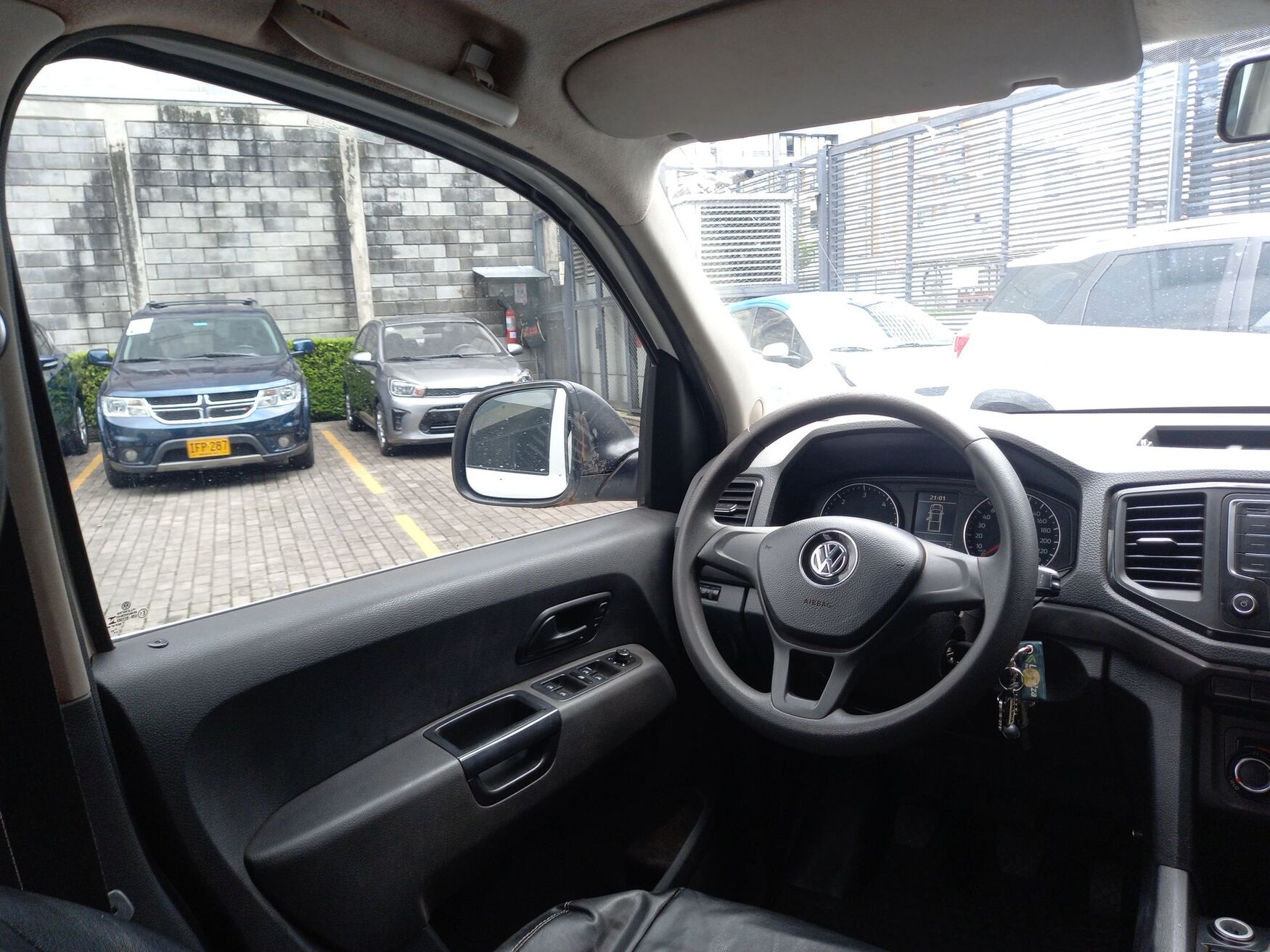 VOLKSWAGEN AMAROK 2023