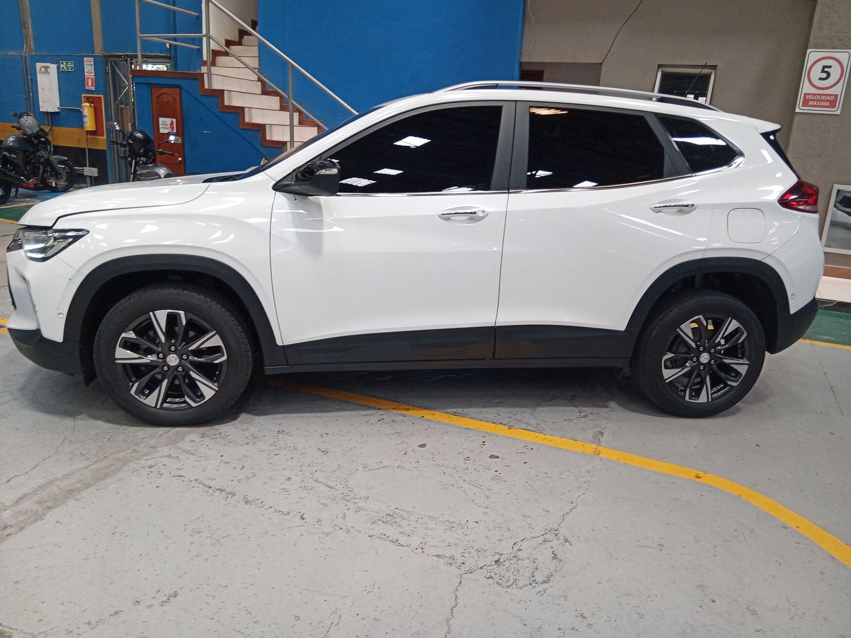 CHEVROLET TRACKER 2024