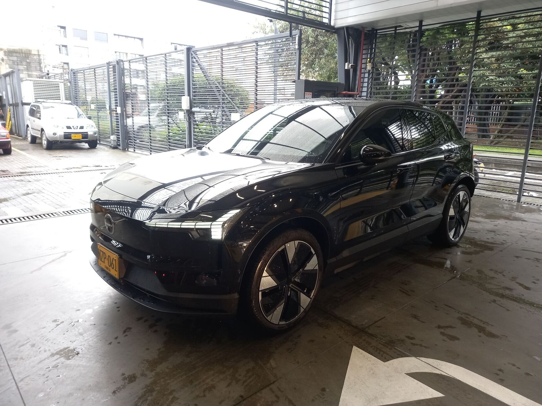 VOLVO XC30 2025