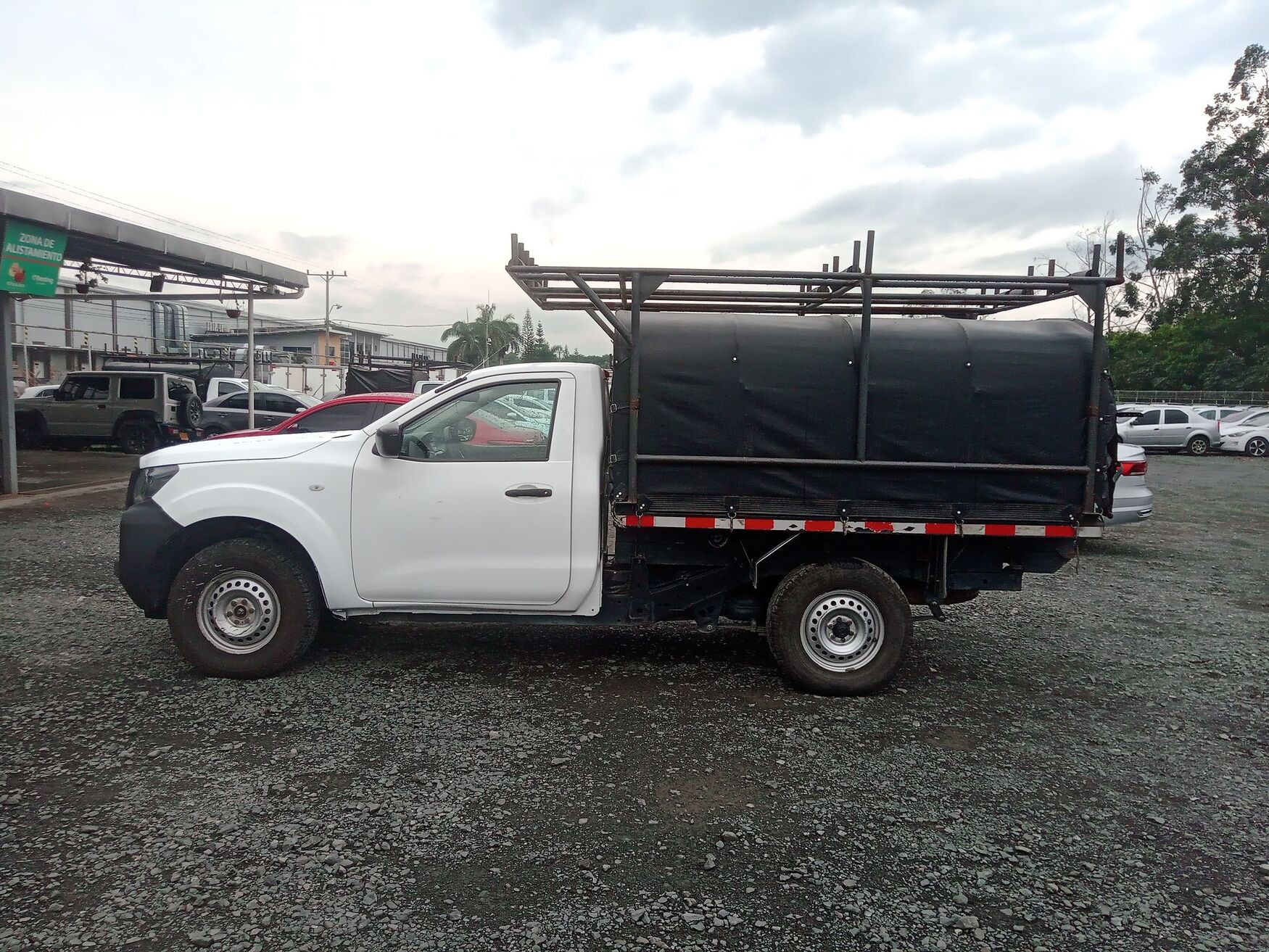 NISSAN FRONTIER 2022