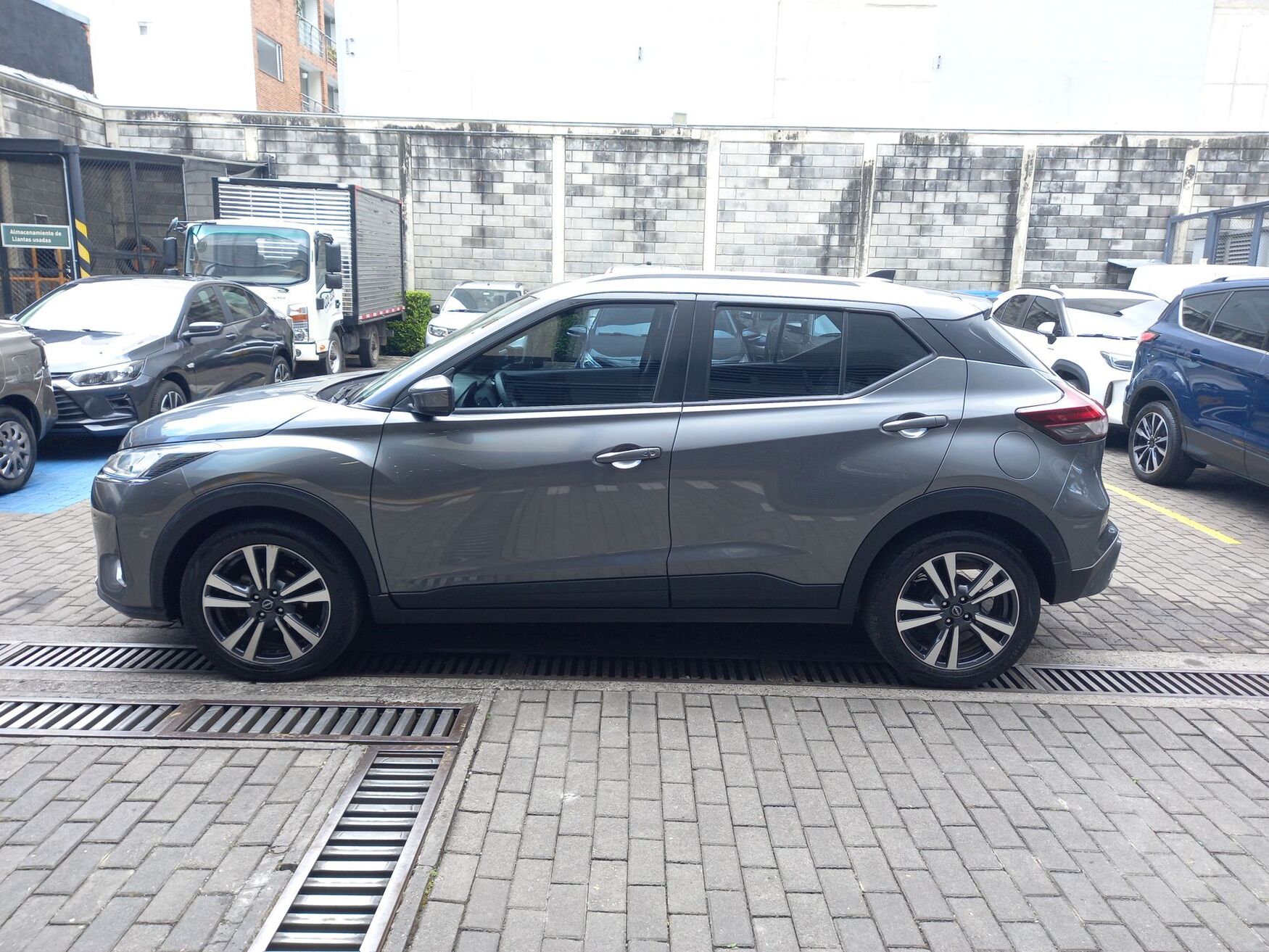 NISSAN KICKS 2026