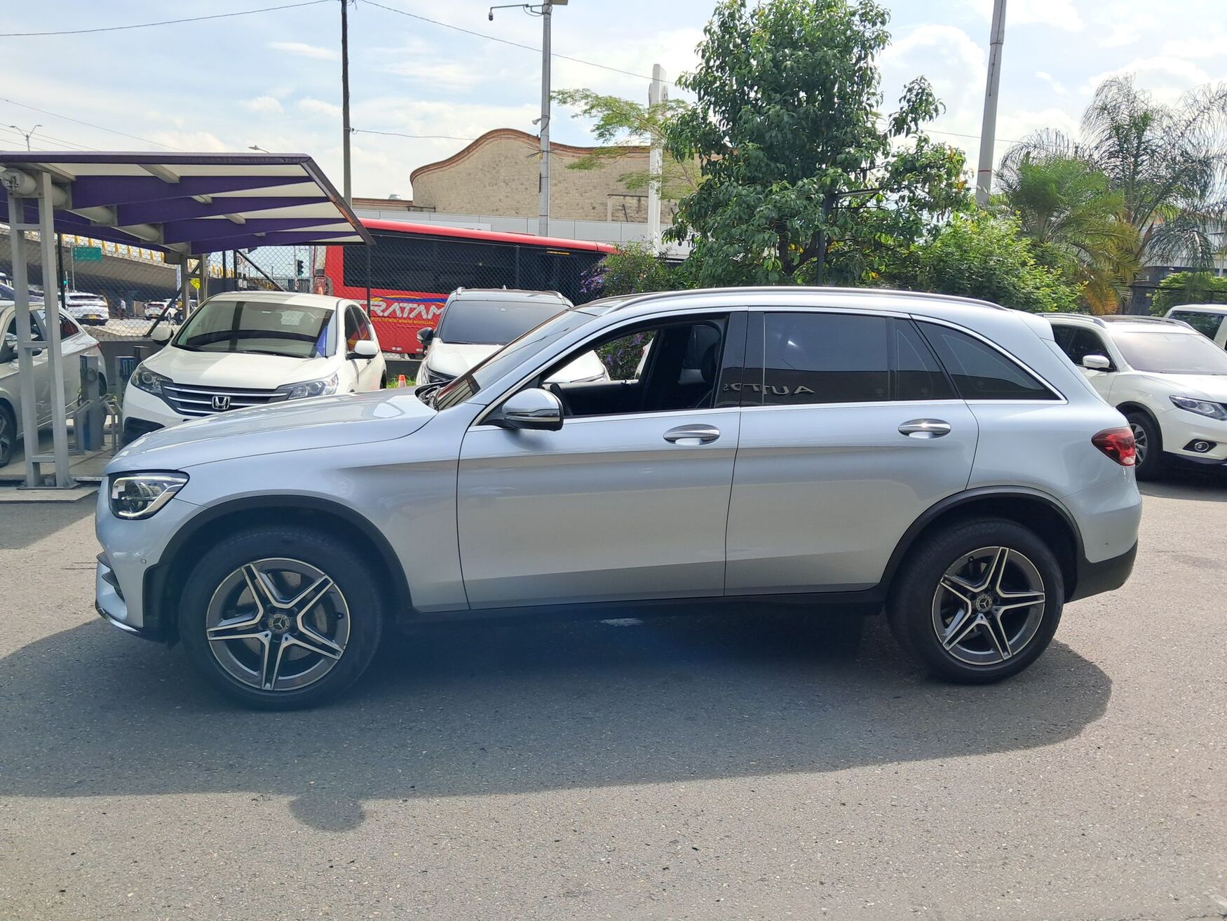 MERCEDES-BENZ GLC300E 2022