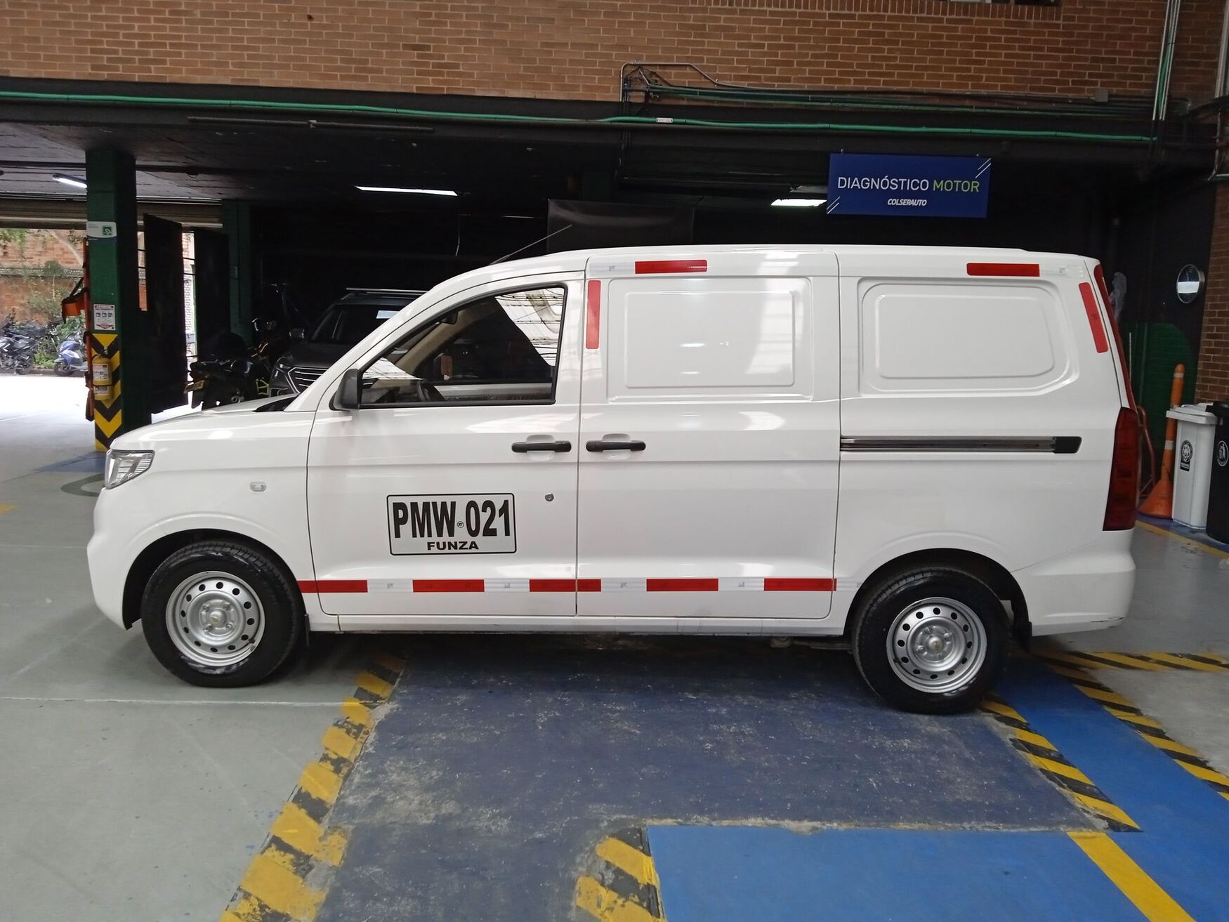CHEVROLET N400 2025