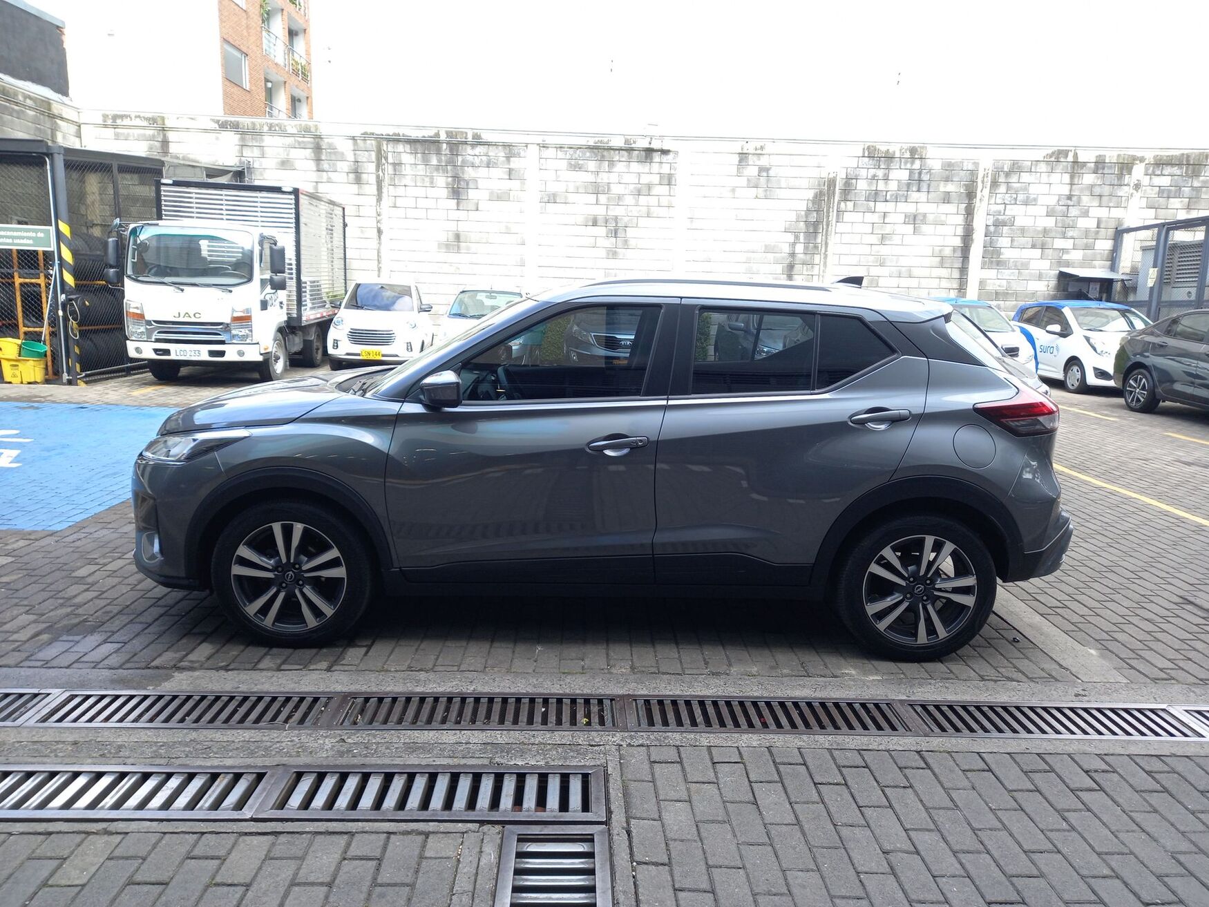 NISSAN KICKS 2026