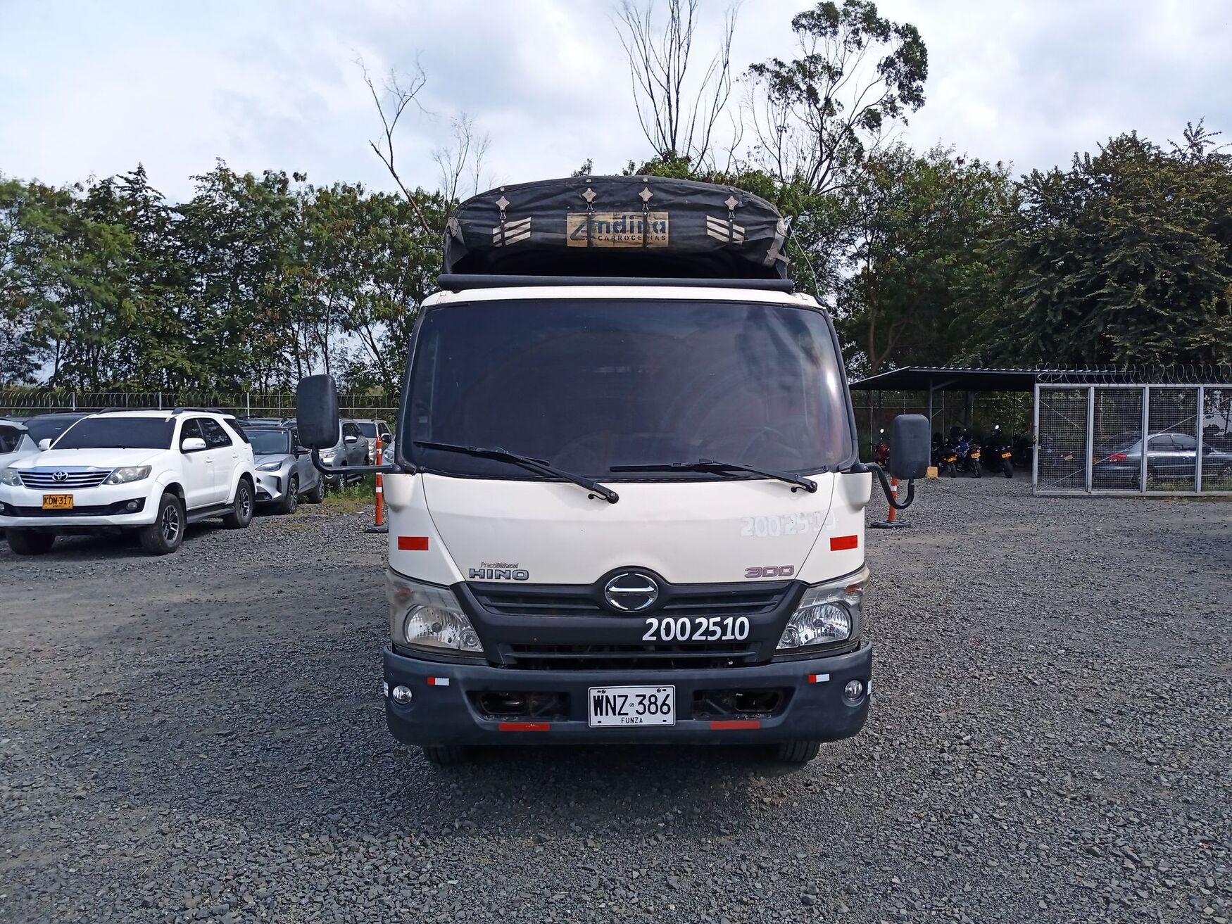 HINO DUTRO 2016