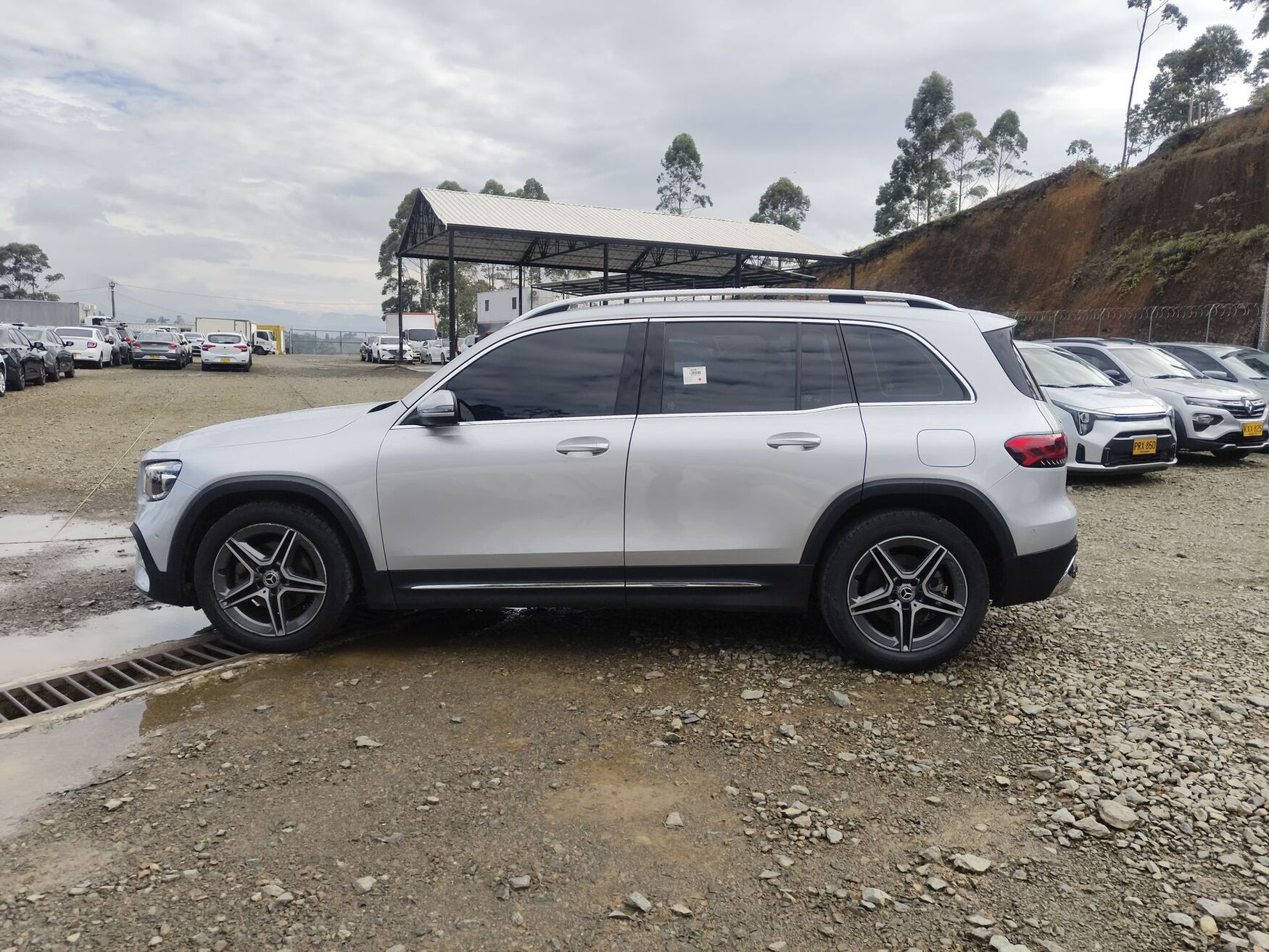 MERCEDES-BENZ GLB200 2023