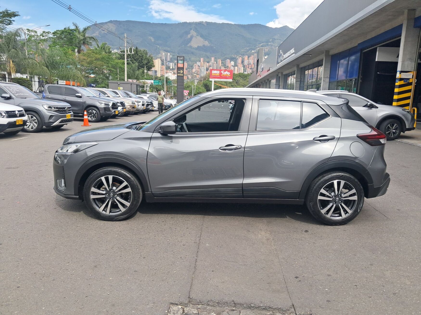 NISSAN KICKS 2026