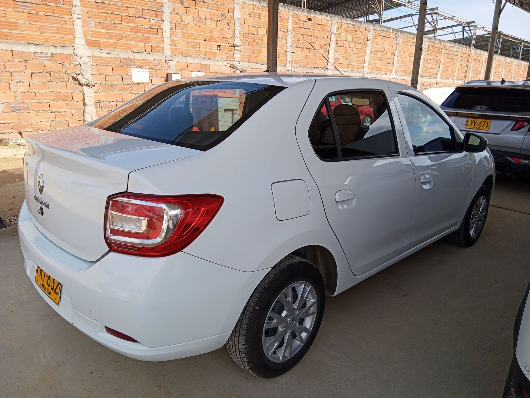 RENAULT LOGAN 2026