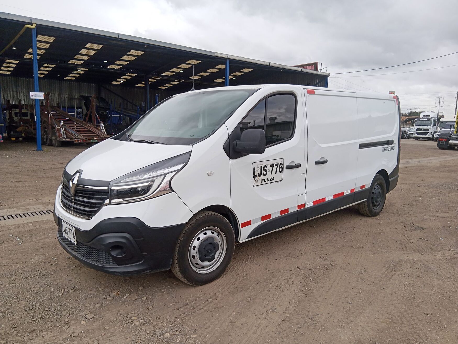RENAULT TRAFIC 2023