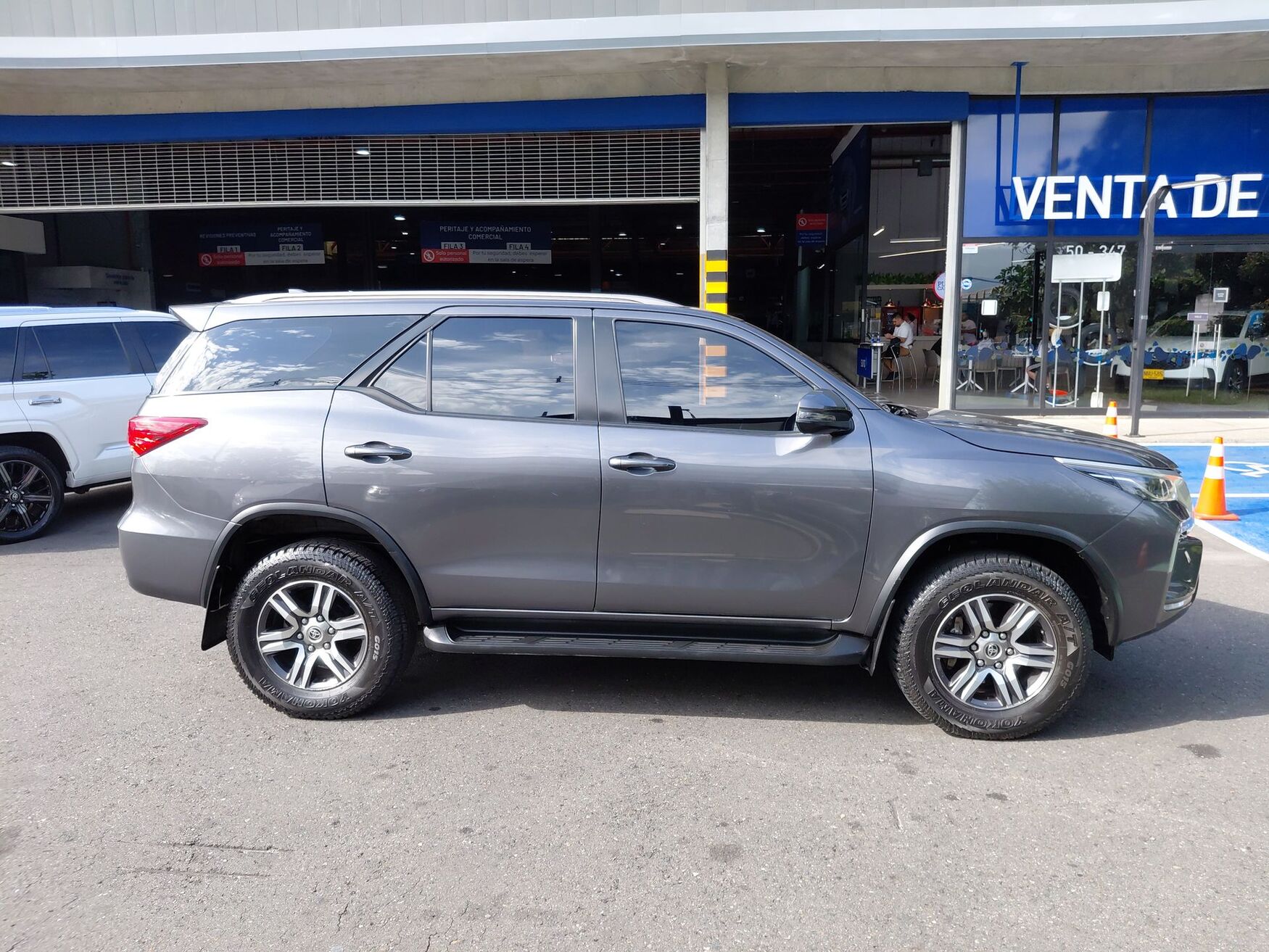 TOYOTA FORTUNER 2022