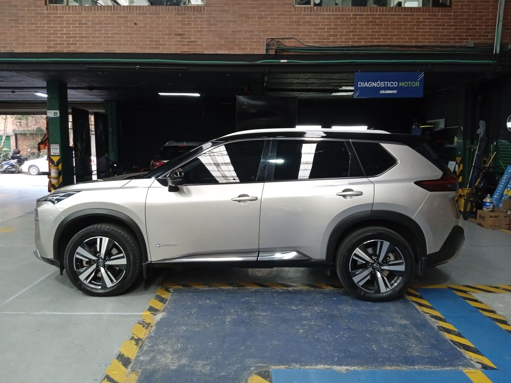 NISSAN X-TRAIL 2025