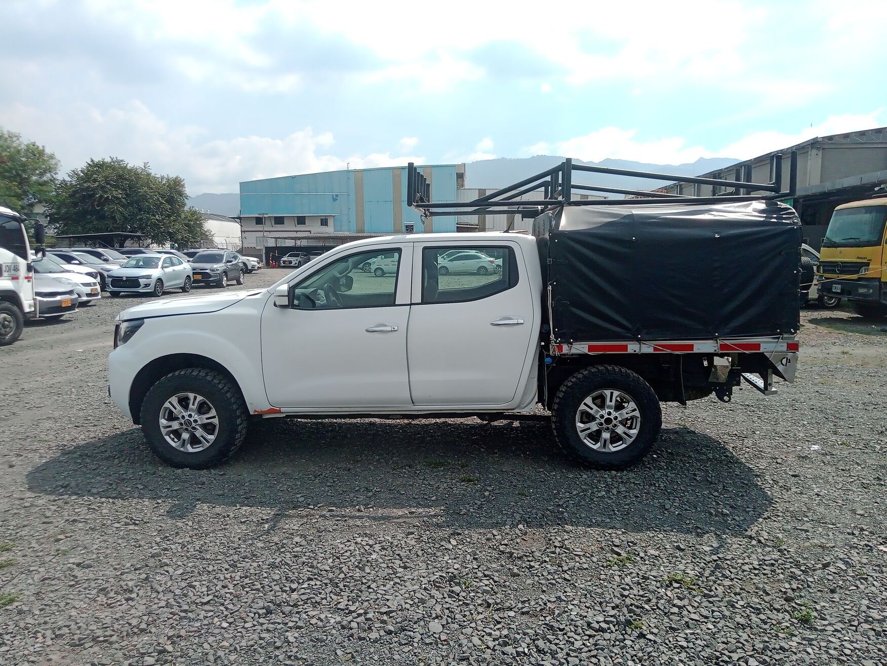 NISSAN FRONTIER 2024