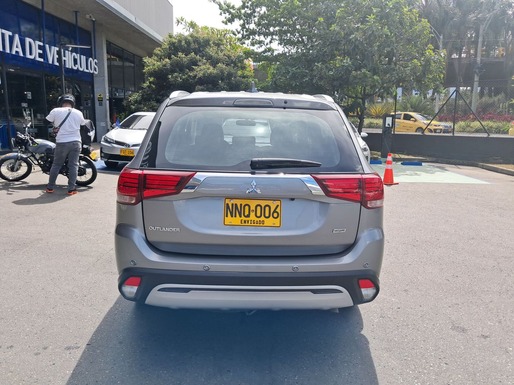 MITSUBISHI OUTLANDER 2024