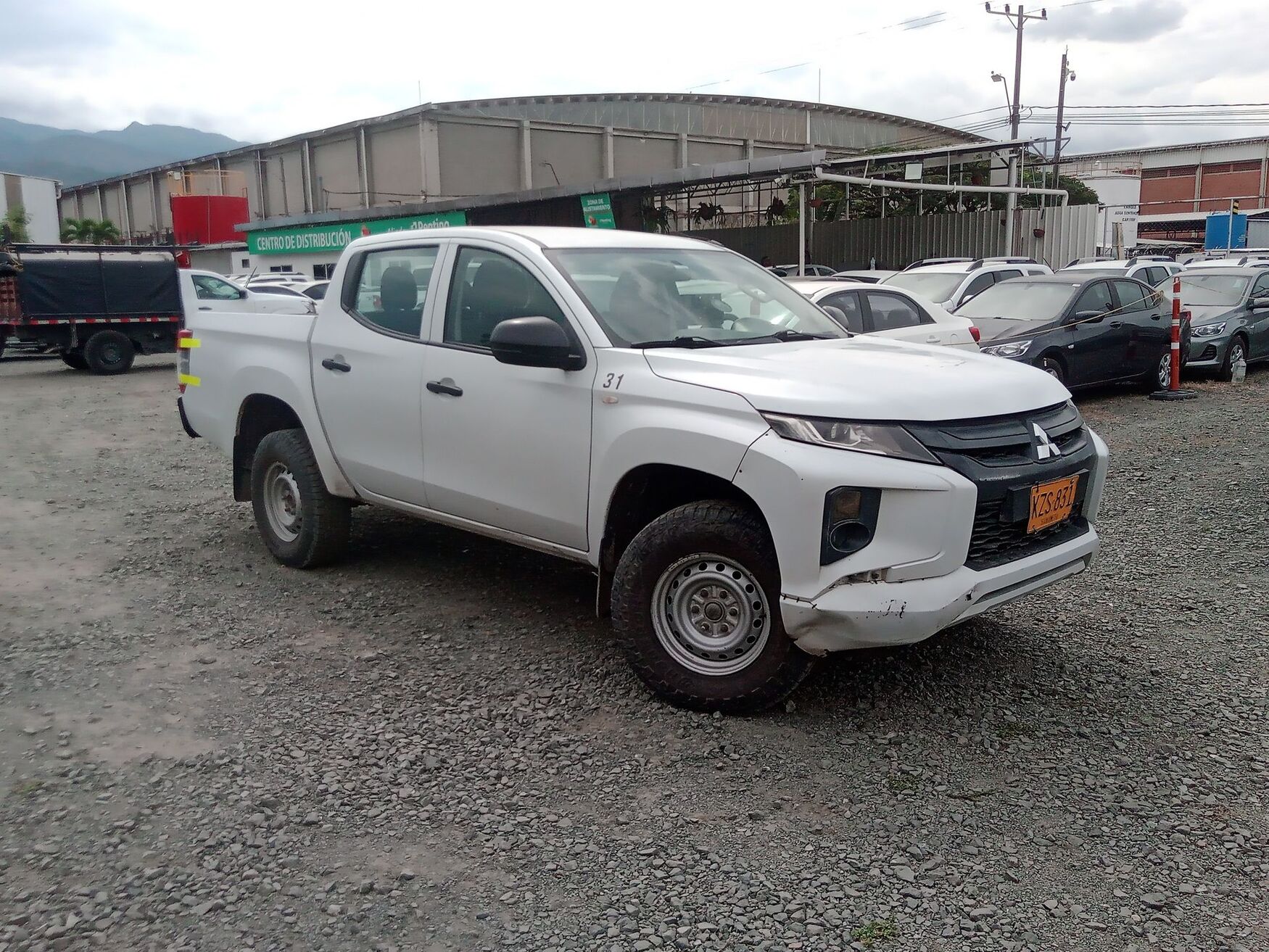 MITSUBISHI L200 2023