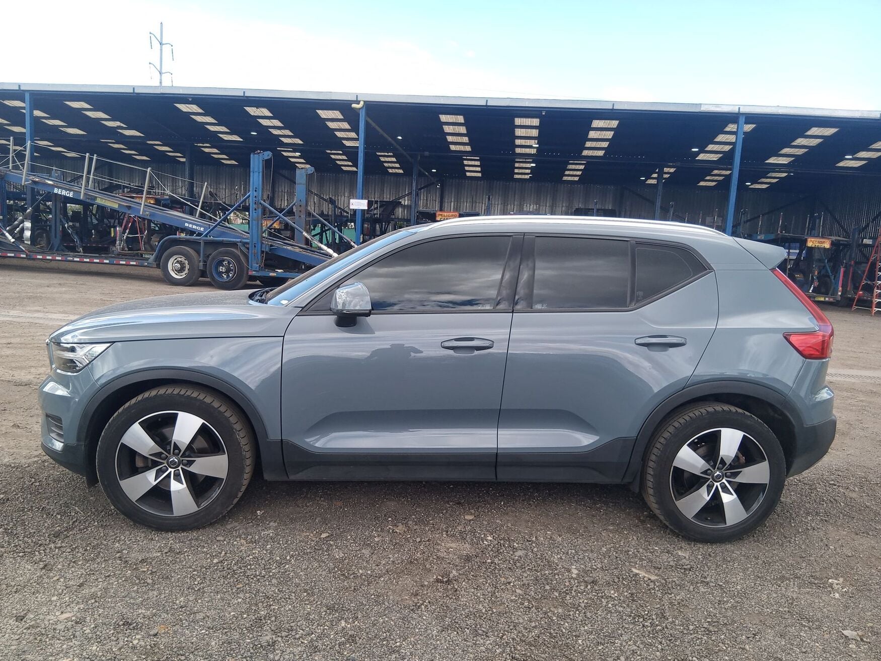 VOLVO XC40 2022