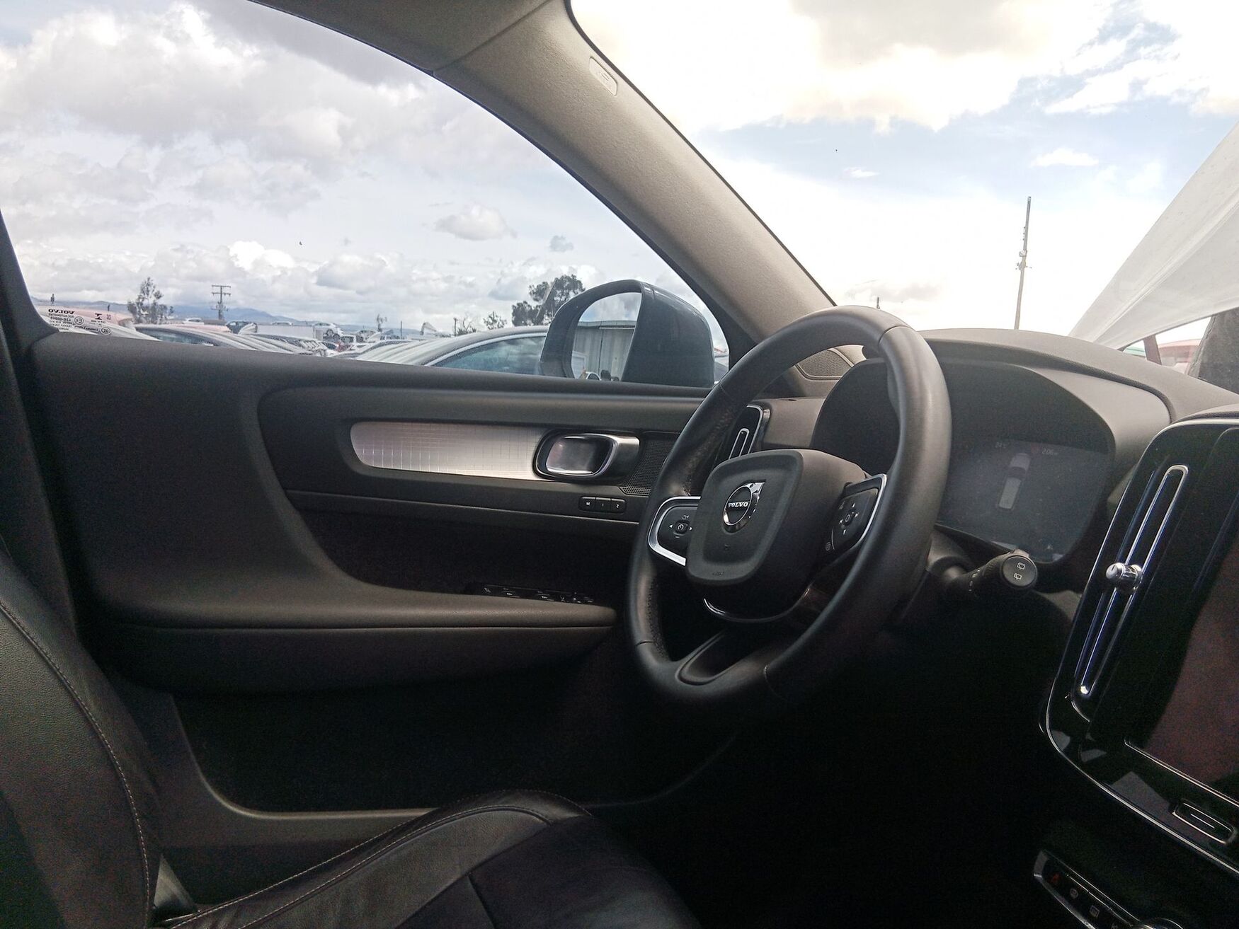 VOLVO XC40 2022
