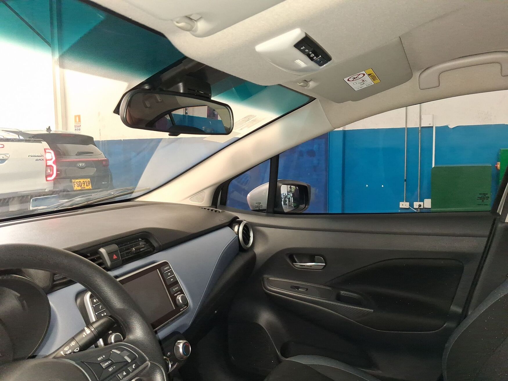 NISSAN VERSA 2025