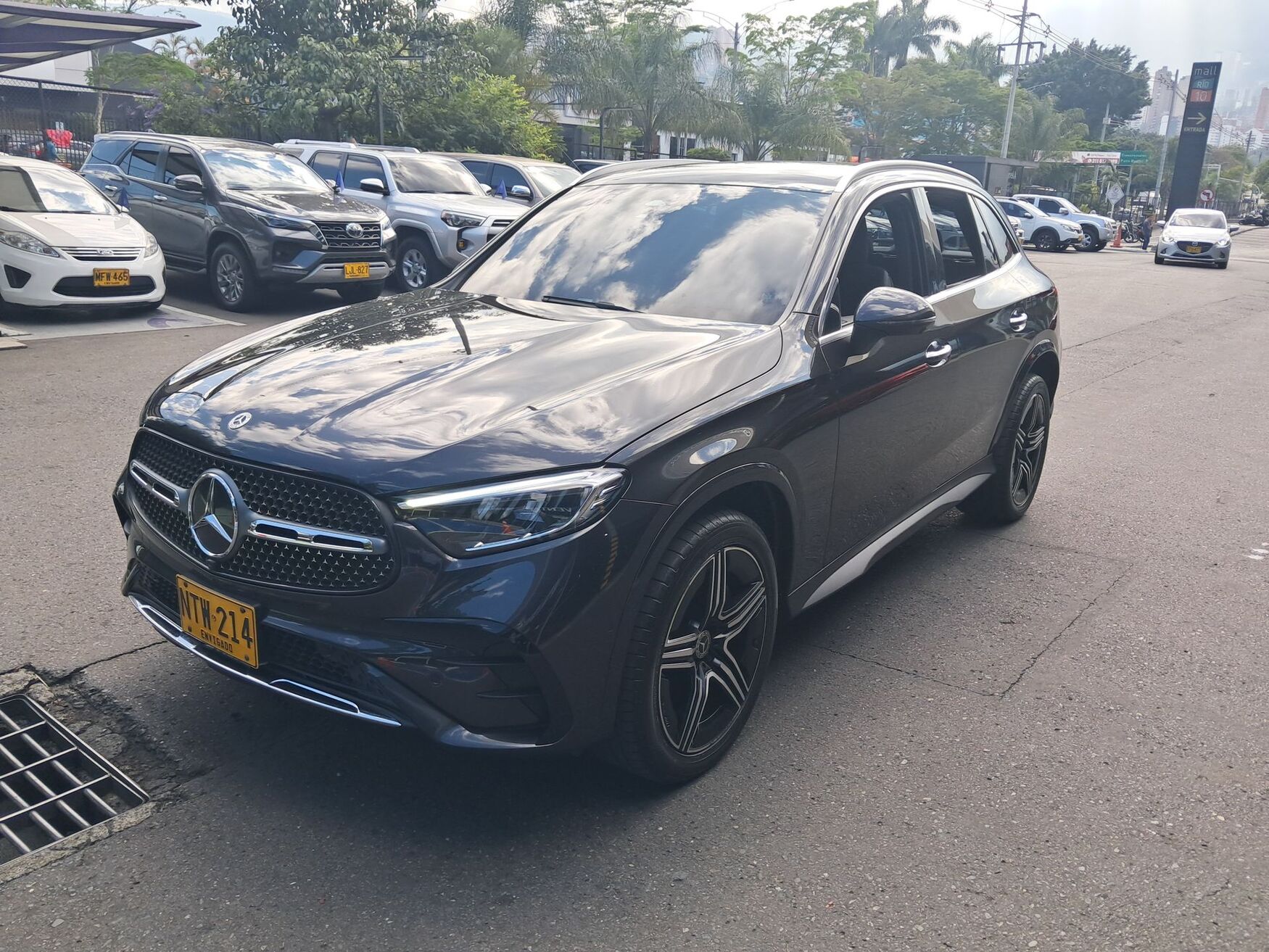 MERCEDES-BENZ GLC300 2025