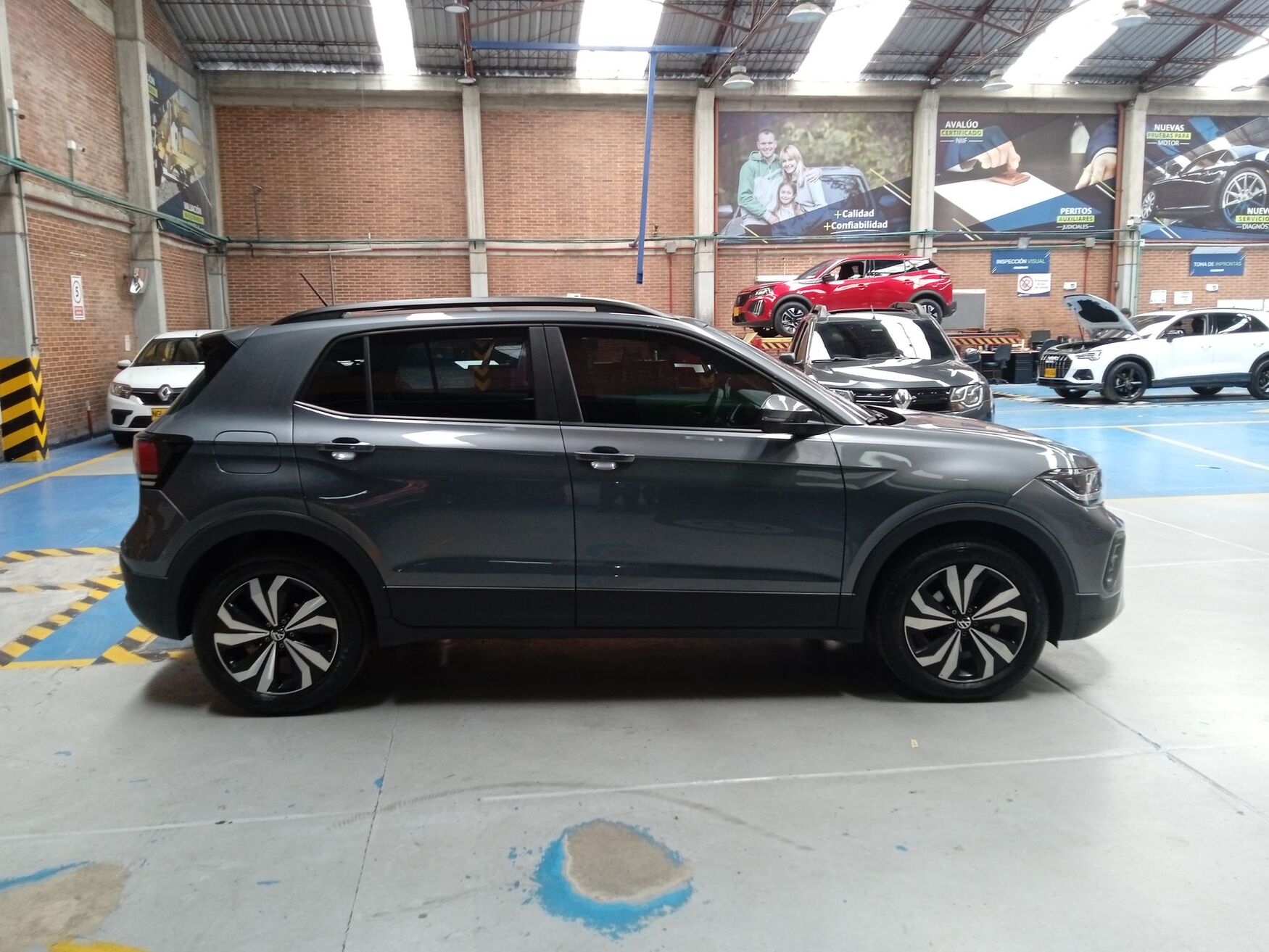 VOLKSWAGEN T-CROSS 2025