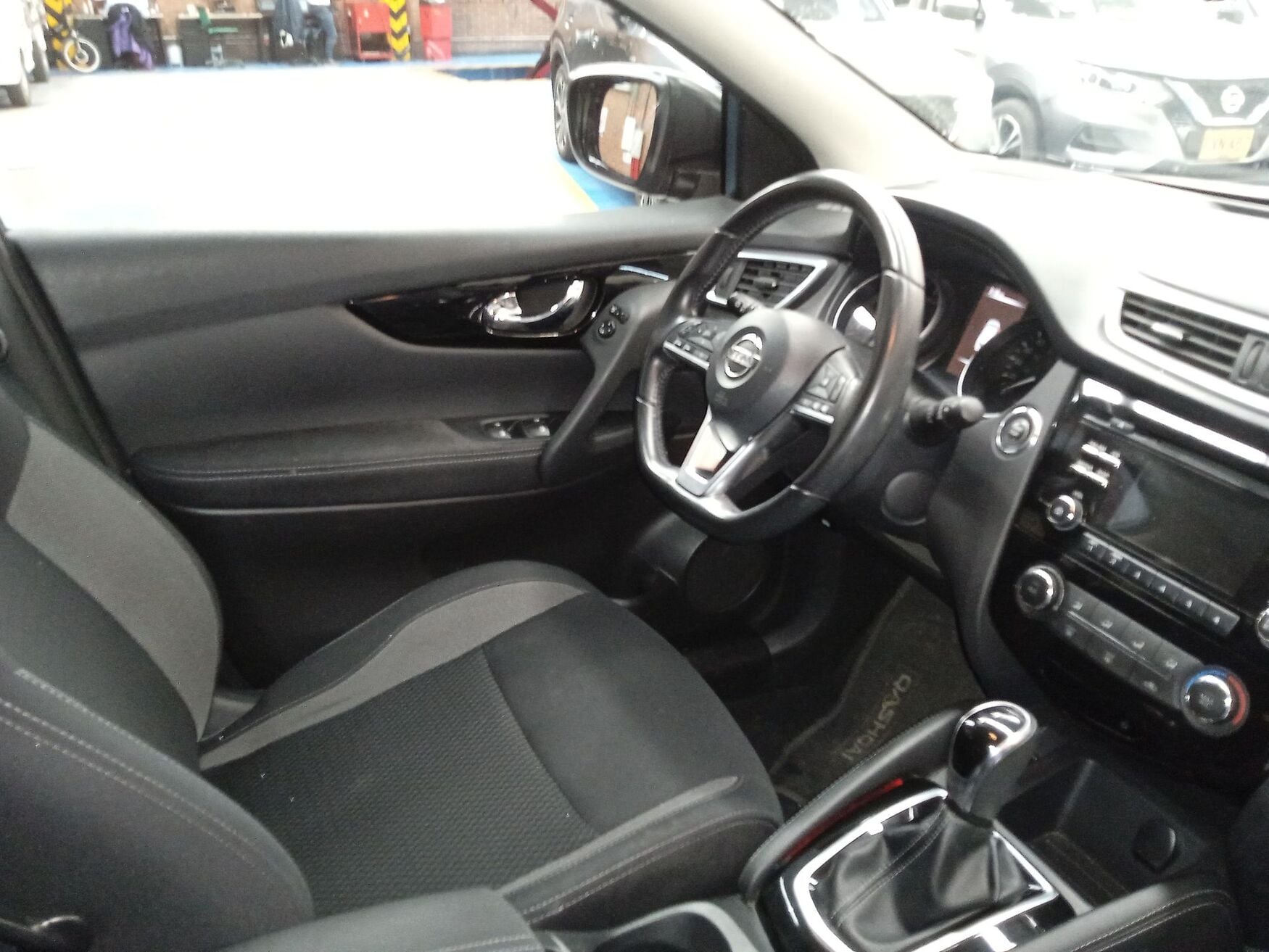 NISSAN QASHQAI 2019