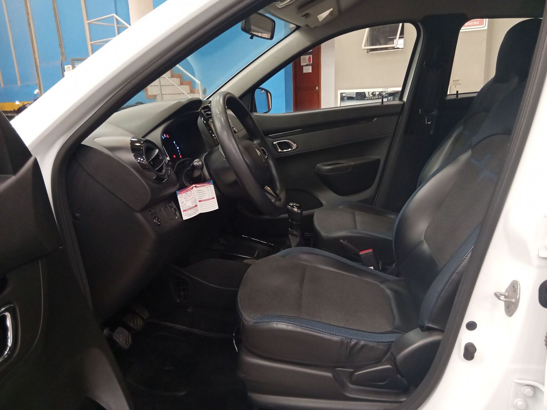 RENAULT KWID 2025